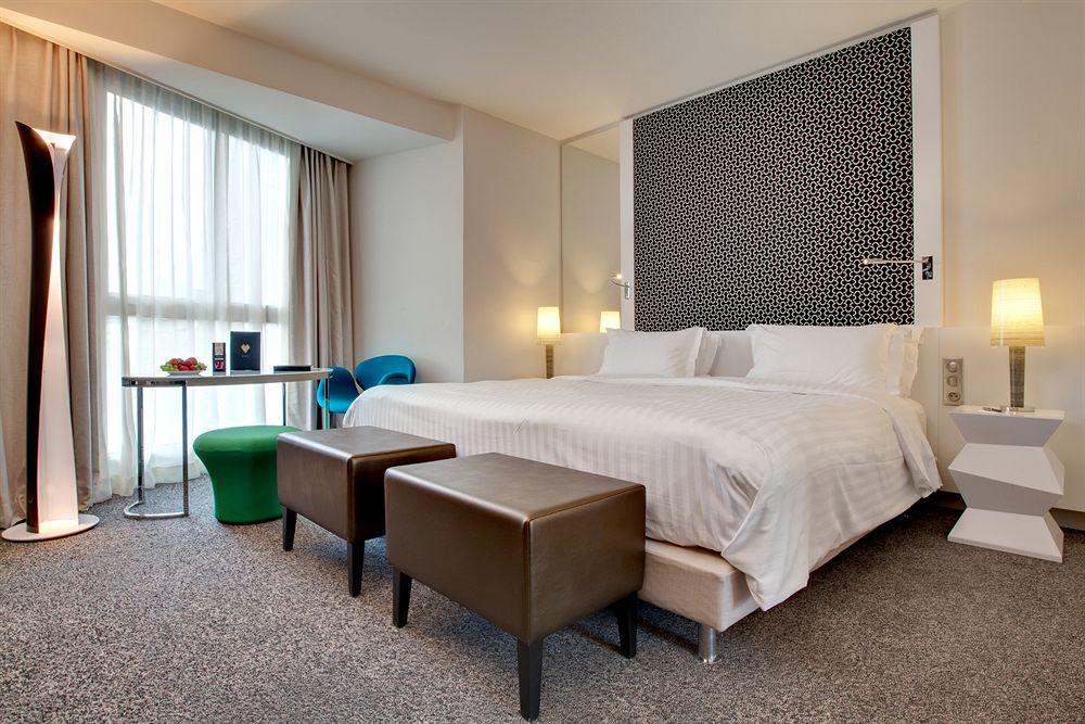 La Maillot Hotel 4*